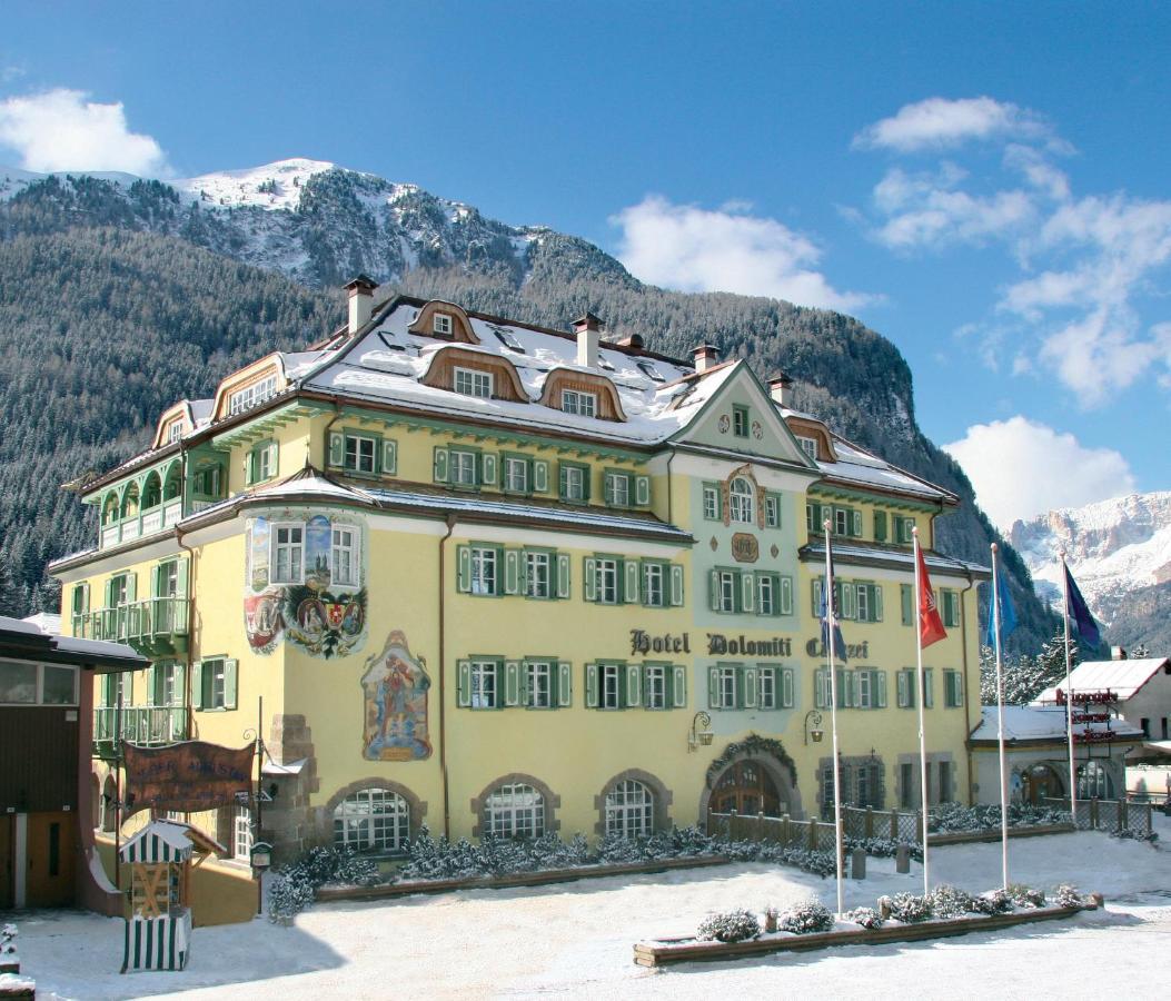 Hotel Dolomiti Schloss Canazei Εξωτερικό φωτογραφία