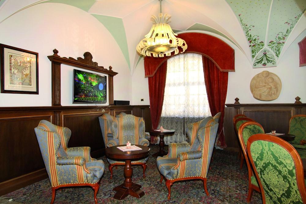 Hotel Dolomiti Schloss Canazei Εξωτερικό φωτογραφία
