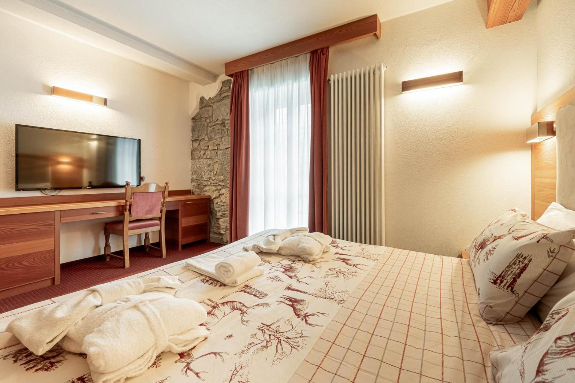 Hotel Dolomiti Schloss Canazei Εξωτερικό φωτογραφία