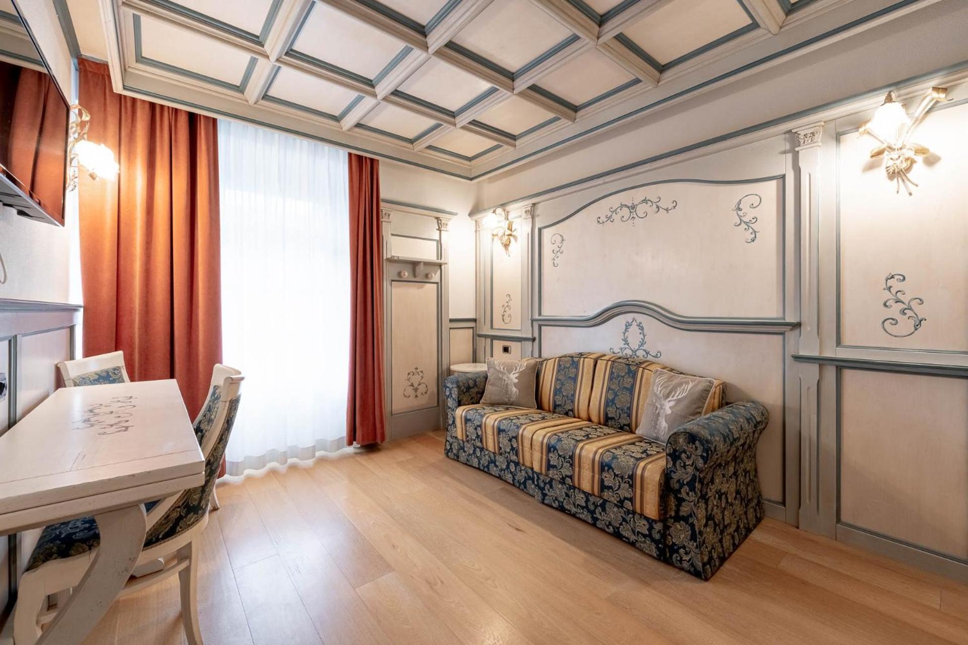 Hotel Dolomiti Schloss Canazei Εξωτερικό φωτογραφία