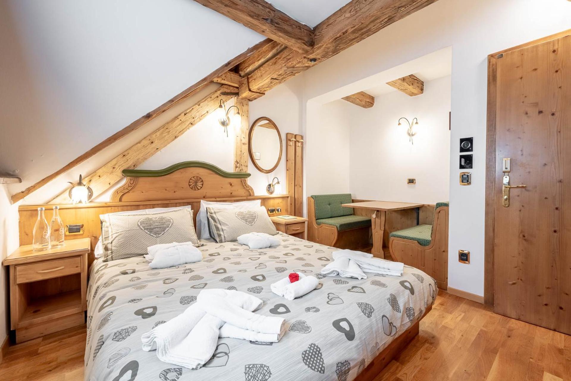 Hotel Dolomiti Schloss Canazei Εξωτερικό φωτογραφία