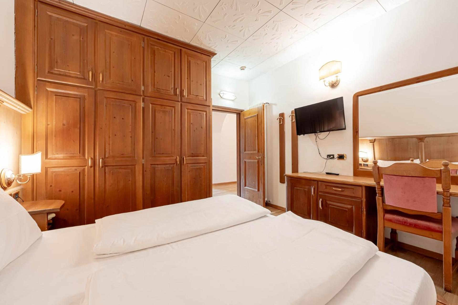 Hotel Dolomiti Schloss Canazei Εξωτερικό φωτογραφία