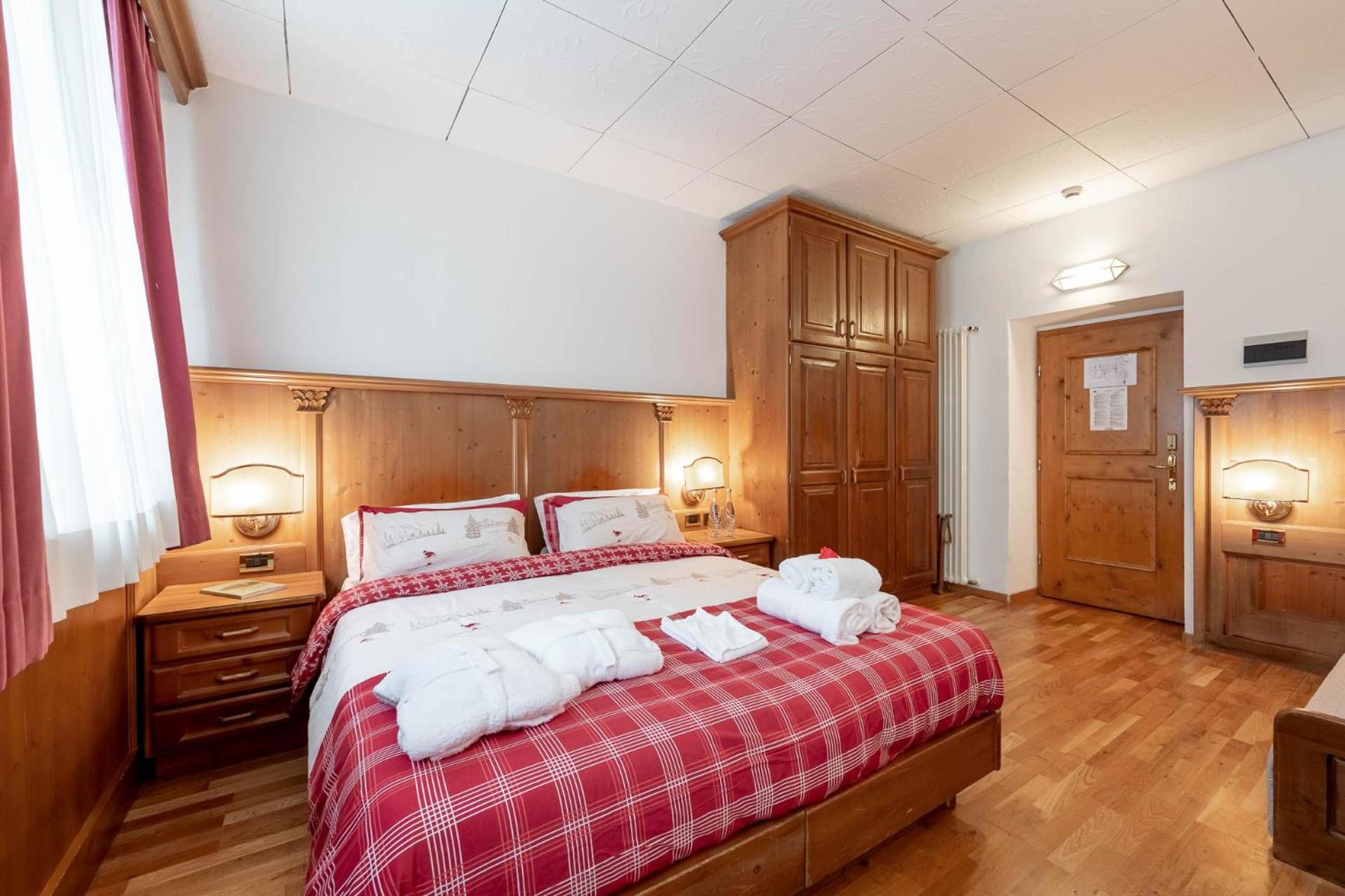 Hotel Dolomiti Schloss Canazei Εξωτερικό φωτογραφία