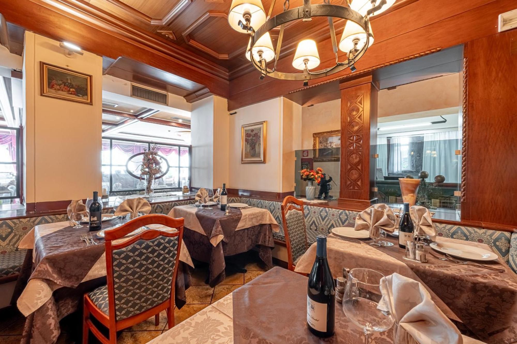 Hotel Dolomiti Schloss Canazei Εξωτερικό φωτογραφία