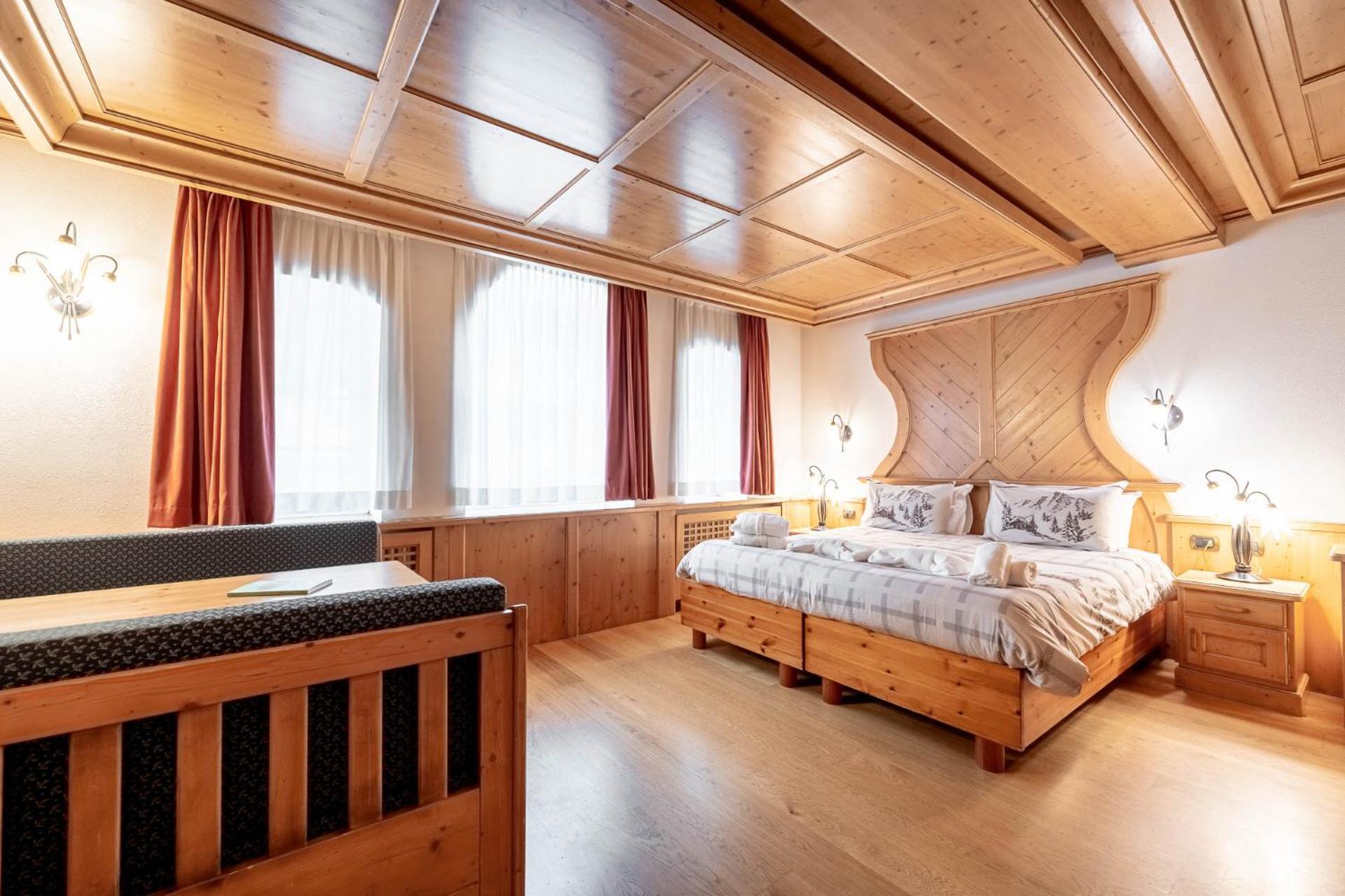 Hotel Dolomiti Schloss Canazei Εξωτερικό φωτογραφία