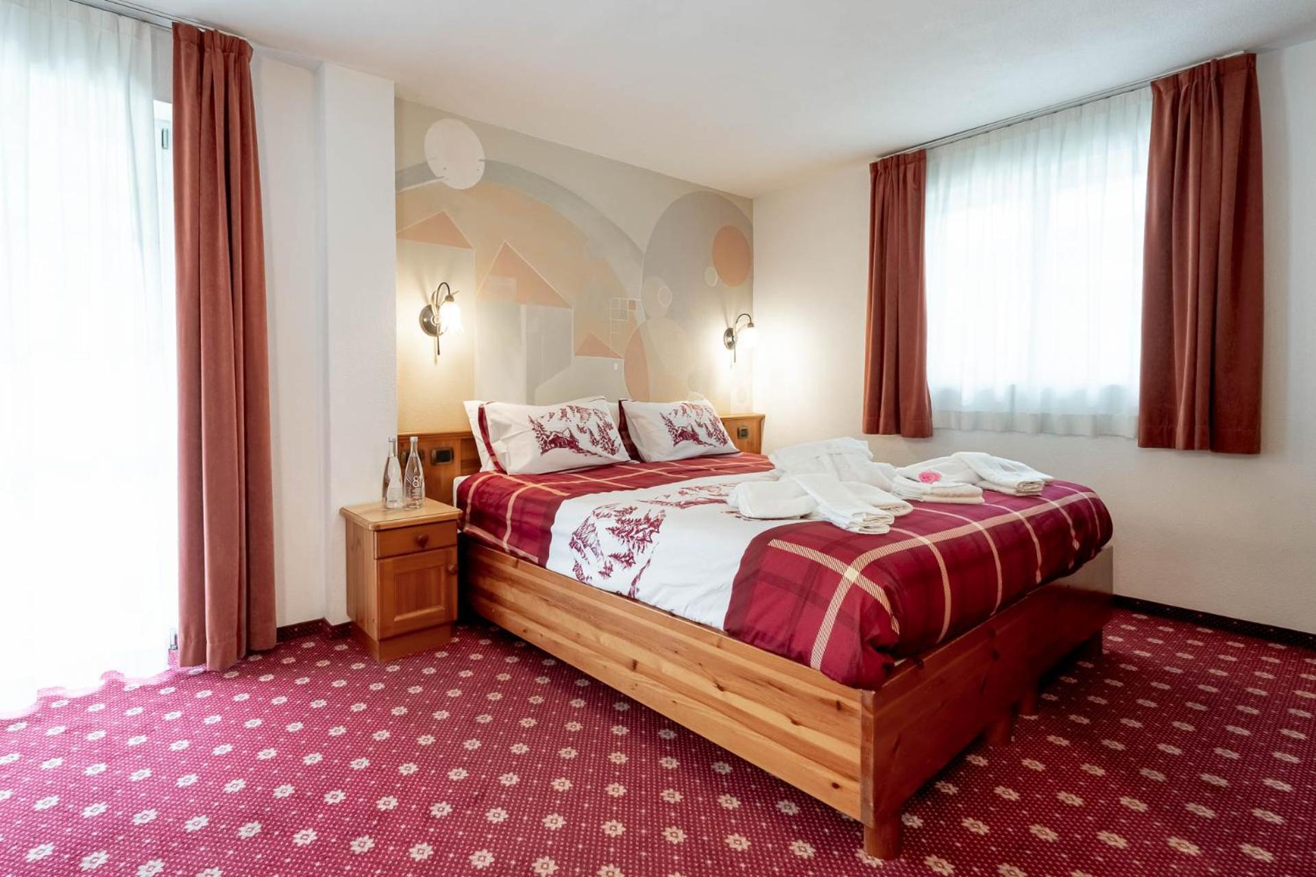 Hotel Dolomiti Schloss Canazei Εξωτερικό φωτογραφία