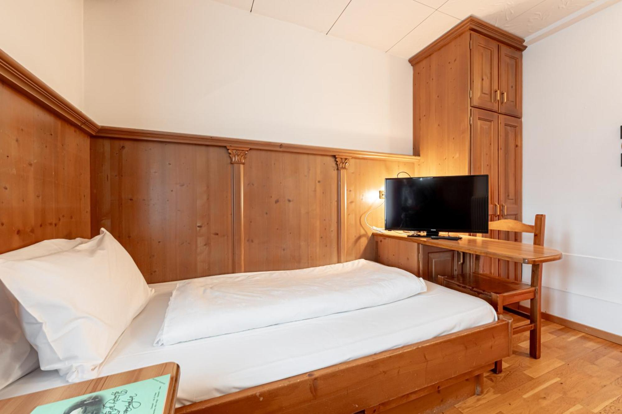 Hotel Dolomiti Schloss Canazei Εξωτερικό φωτογραφία