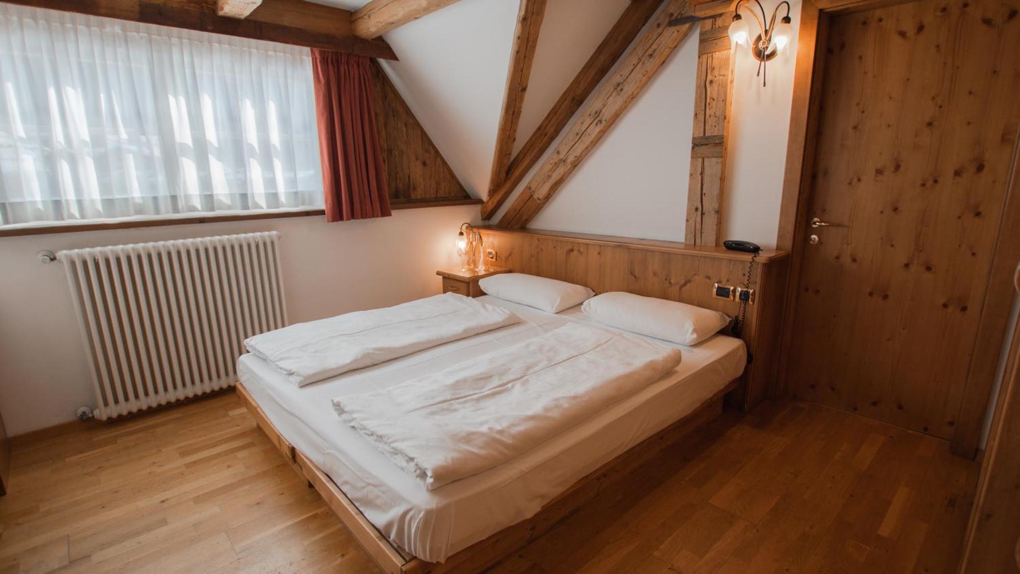 Hotel Dolomiti Schloss Canazei Εξωτερικό φωτογραφία