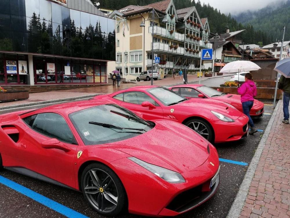 Hotel Dolomiti Schloss Canazei Εξωτερικό φωτογραφία