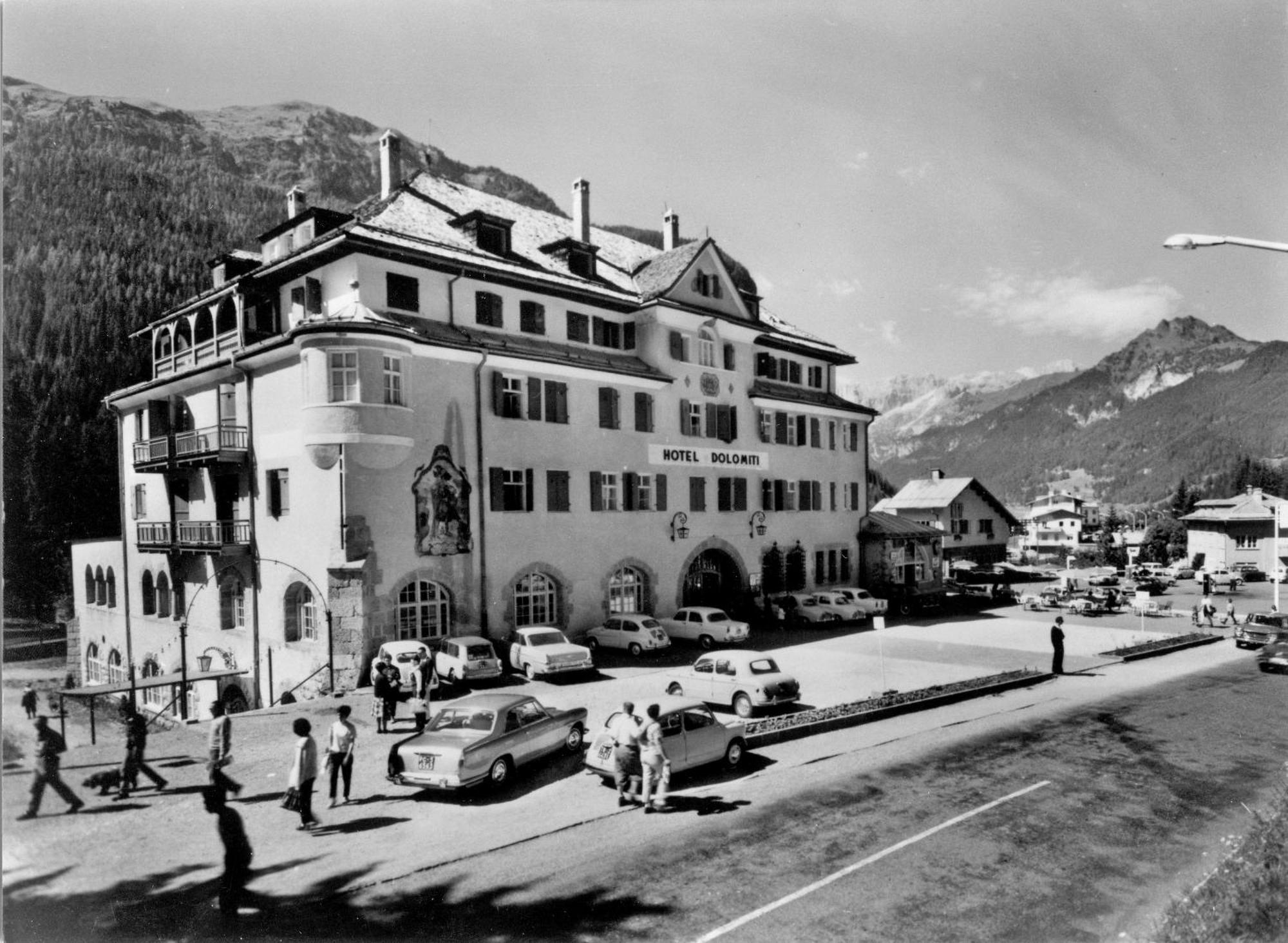 Hotel Dolomiti Schloss Canazei Εξωτερικό φωτογραφία